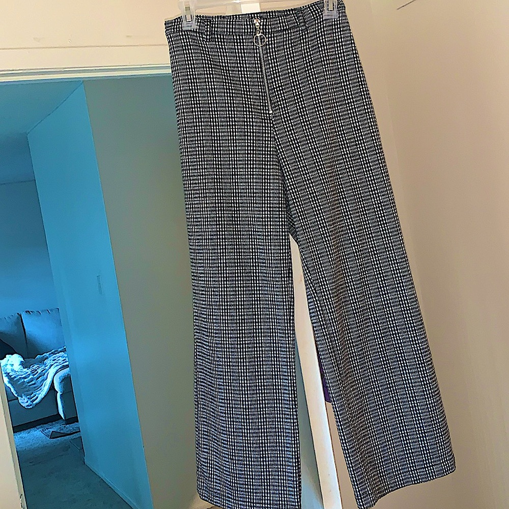Comfortable Plaid Zip up trousers with belt loops!🏁